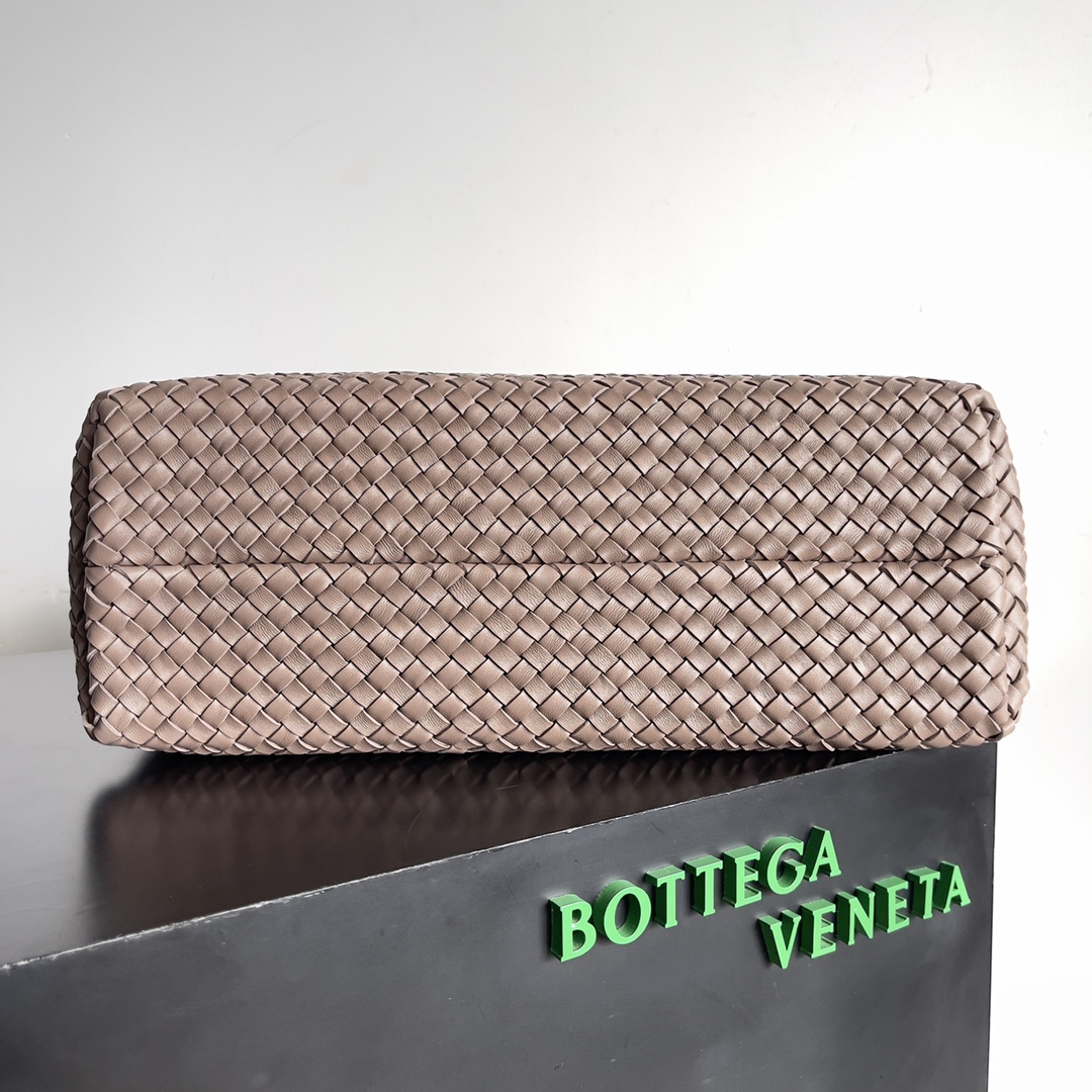 Bottega Veneta Shopping Bags